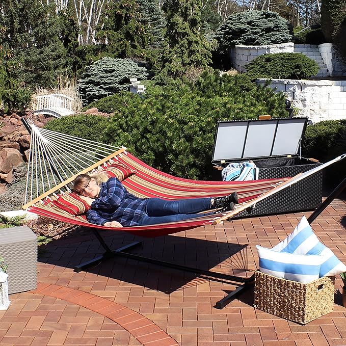Sunnydaze Quilted Outdoor Hammock with Spreader Bars - Heavy-Duty 450-Pound Capacity Double Hammock for Outside - Red Stripe