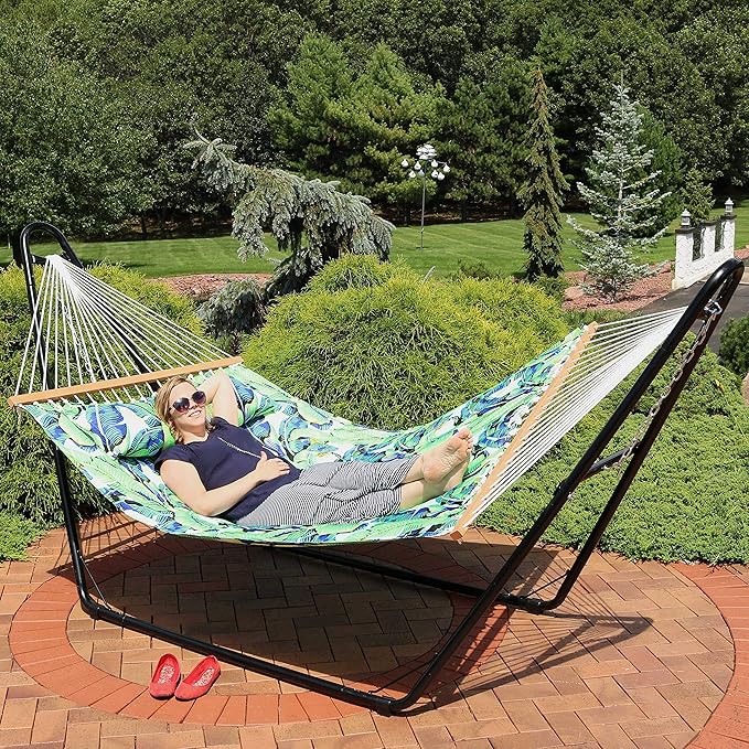 Sunnydaze Quilted Outdoor Hammock with Spreader Bars - Heavy-Duty 450-Pound Capacity Double Hammock for Outside - Exotic Foliage