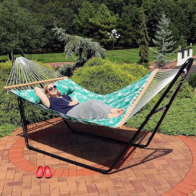 Sunnydaze Quilted Outdoor Hammock with Spreader Bars - Heavy-Duty 450-Pound Capacity Double Hammock for Outside - Green Palm Leaves